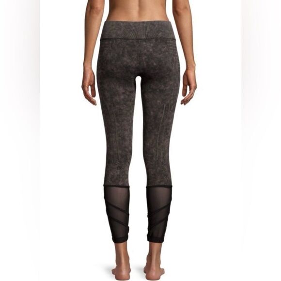 Blanc Noir Excel Legging Gray and Black Leggings Activewear - Picture 2 of 7